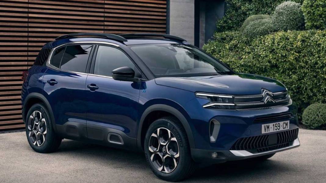 İlk arabasını alacaklara 245 bin TL'ye sıfır Citroen! Bu modelin fiyatı sudan ucuz: Kapış kapış gidiyor! 6